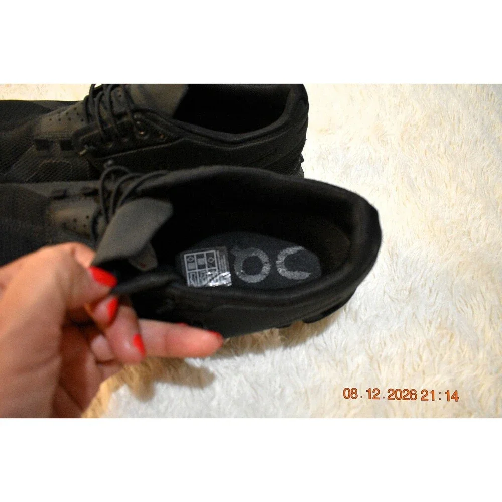 On Cloud 5 Black Light Weight Athletic Walking Running Shoes - Women's Size 9
